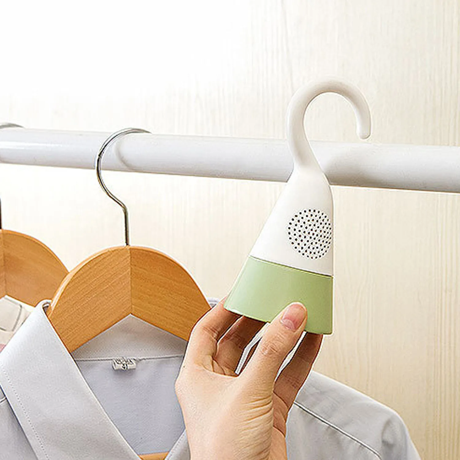 Reusable Dehumidifier 2 in 1 Hanging Moisture Absorber Camphor Dehumidification Deodorant Box for Wardrobe Closet Laundry Rooms