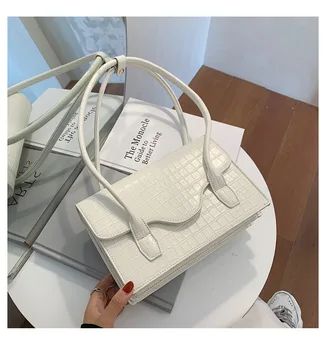 

French Non-mainstream Design Crocodile Pattern Simple Elegant Armpit Package 2020 New Style xin feng bao Versatile Shoulder Hand