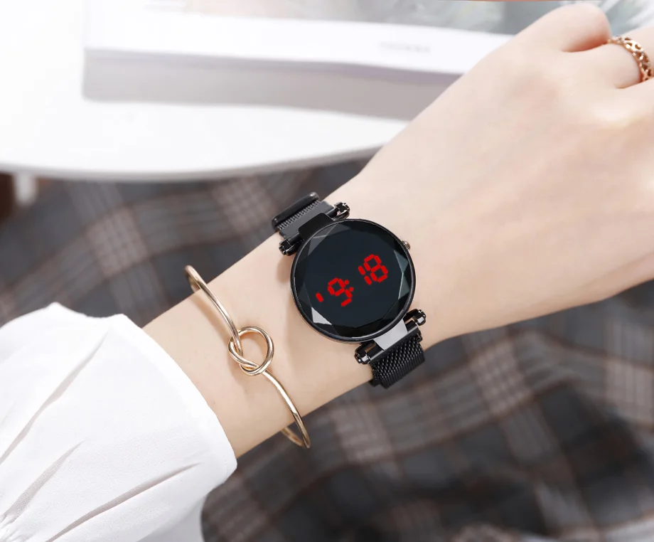 Women Watches LED Watch Magnetic Bracelet Watches Rose Gold Digital Dress Watch Quartz Wristwatch