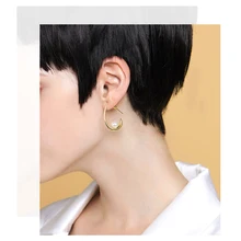 Yhpup трендовые золотые металлические серьги-гвоздики из искусственного жемчуга уникальные элегантные офисные серьги в форме ушей Pendientes Mujer Moda Новинка