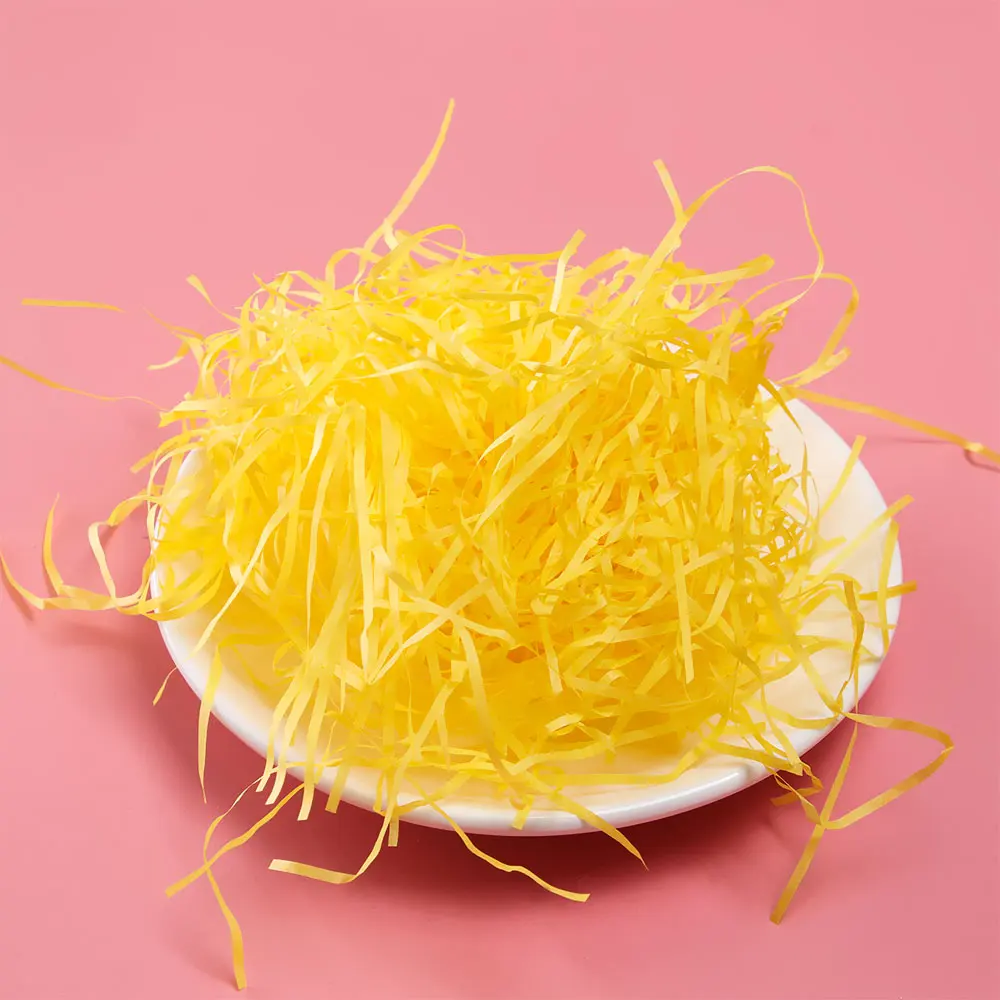 yellow 100 г красочные рафия измельченные конфетти наполнитель подарочной коробки Свадебные украшения Crinkle Cut бумага Shred DIY упаковка измельченная бумага - Цвет: yellow