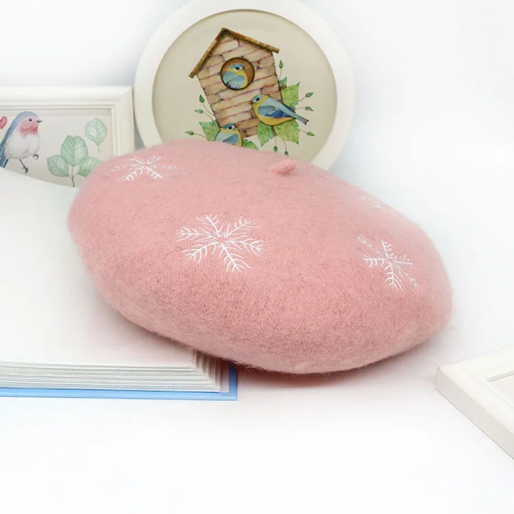 Женские шерстяные береты, шапки, зимние французские шапки с вышивкой в виде снежинок, модные осенне-зимние береты, шапка художника, плоские шапки, рождественский подарок - Цвет: Pink