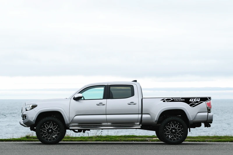 2017-Toyota-Tacoma-Limited-104_副本