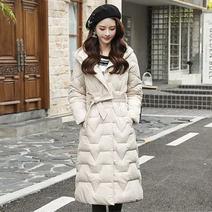 Beige Зимняя парка размера плюс 3XL, пуховик, пальто для женщин, модный длинный ультра светильник, куртка с капюшоном, новинка, винтажное тонкое повседневное пальто - Цвет: Beige