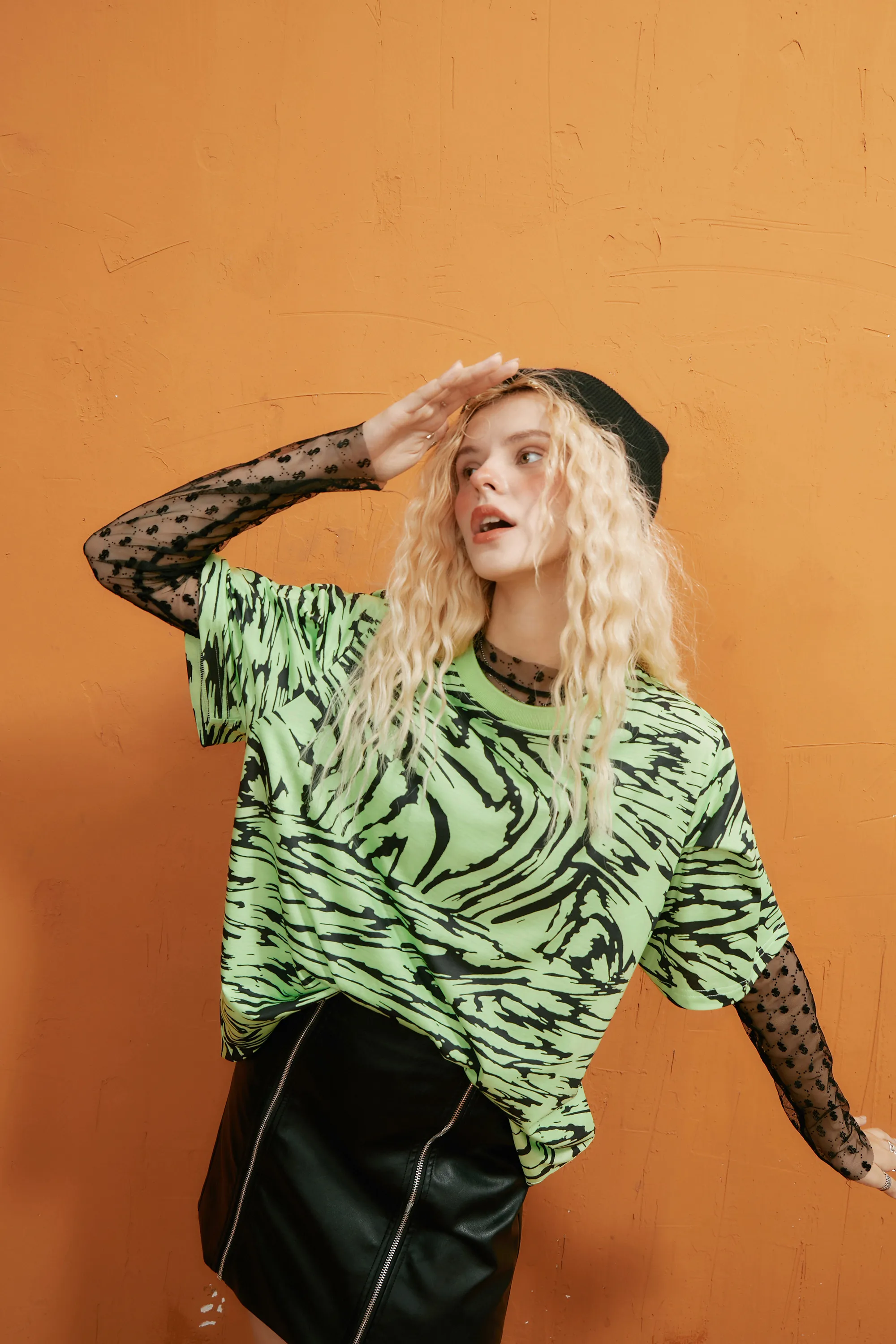 ELFSACK Harajuku Leopard Casual T-Shirts Women Tops,2020 Autumn ELF Green Striped Short Sleeve Korean Ladies Daily Basic Tee