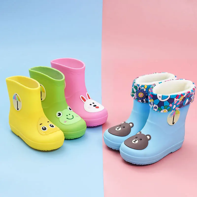Непромокаемые сапоги для мальчиков; резиновые сапоги для маленьких девочек; водонепроницаемые сапоги из пвх; теплая Новая детская водонепроницаемая обувь с героями мультфильмов; Всесезонная Съемная обувь