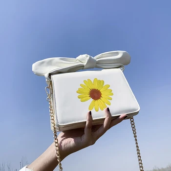 

New Female Bag Fashion Pu Bowknot Handbag Handle Wild Shoulder Diagonal Bag Retro Embroidery Flower Meta Women Messenger Bags