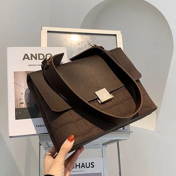 

Hong Women's Pouches New Fashion Shoulder Underarm Bag Versatile Crossbody Small Square Bag Kong Style Retro Shoulder Messenger