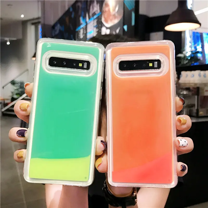 

Glow in Darkness Glitter Liquid Luminous Phone Cases For Samsung Galaxy S10 case On Samsung S9 S8 S10 Plus Note 9 8 Back Cover