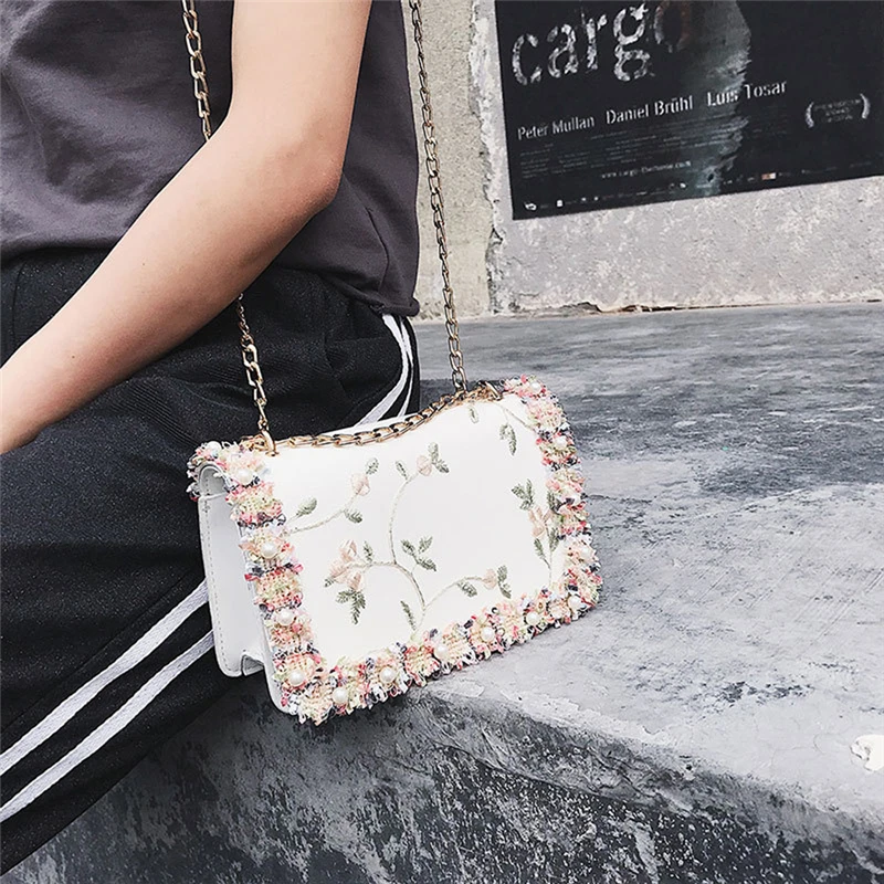 

Bolsa Woman Bag 2019 Women's Small Crossbody Handbag Quilted with Chain Shoulder Strap Pearl Floral Decoration Fashion Style