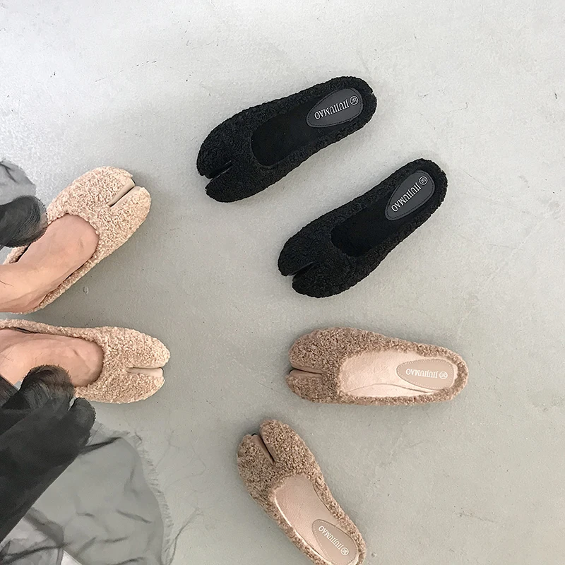 Женские меховые тапочки на плоской подошве; модная обувь с раздельным носком для девочек; однотонные лоферы с подкладкой из плюша и овечьего меха; Размеры 35-39