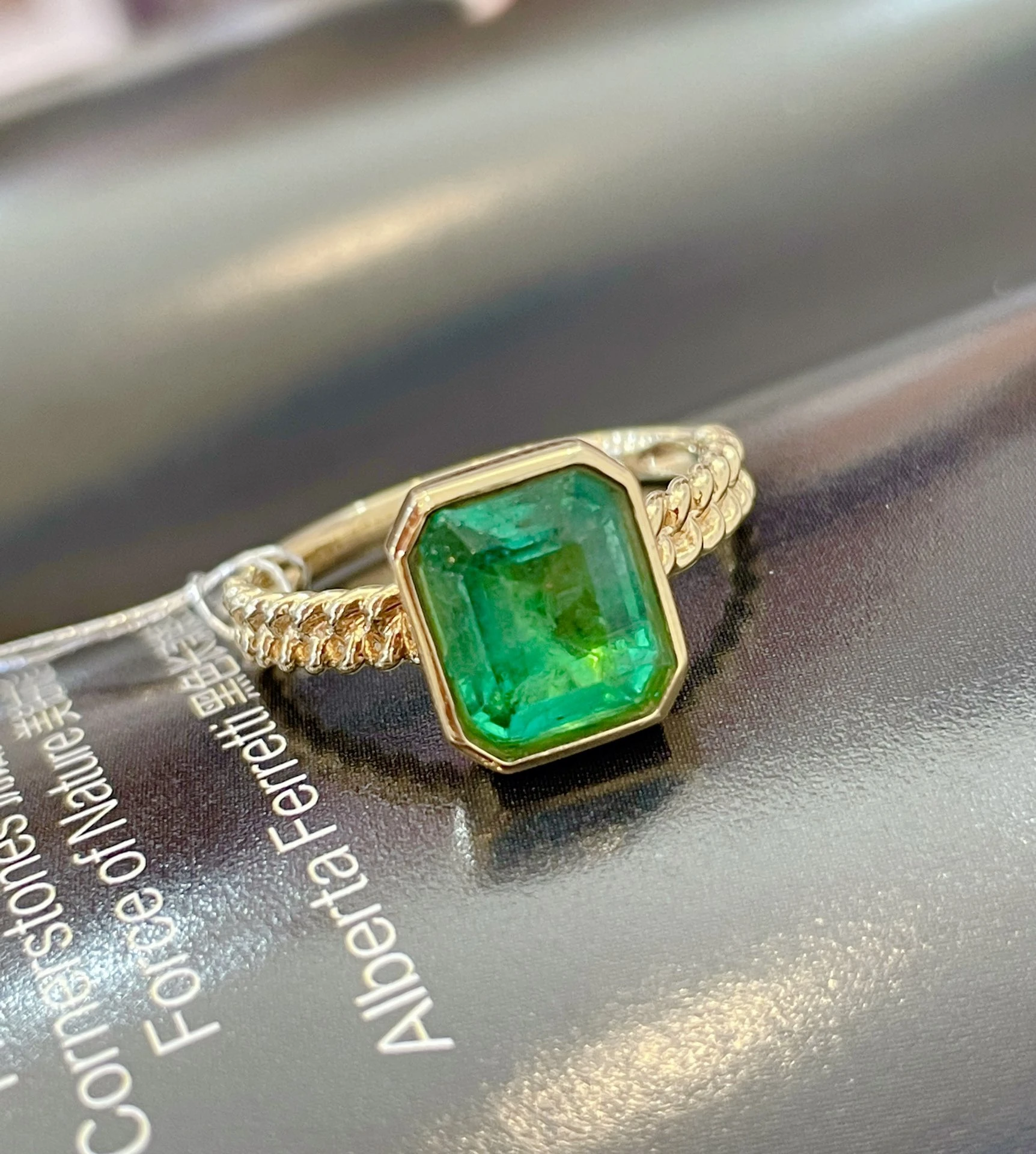 LR718 Emerald Ring 2.0ct Pure 18K Gold Sieraden Levendige Groene Smaragd Edelsteen Diamant Ringen Voor Vrouwen Ring|Ringen| - AliExpress