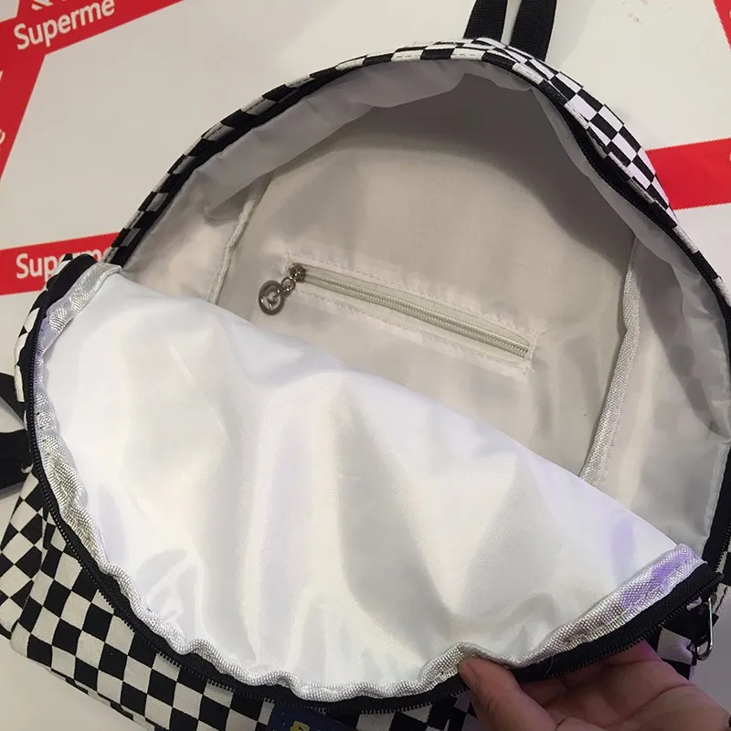 4241990372_1998858109