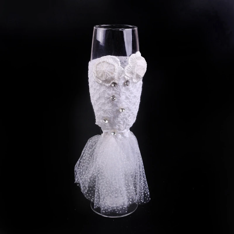 2Pc/Set Creative Gift Bridal and Groom Black and White Dresschampagne Flutes Wedding Glasses Set Cup Toasting Goblet for Wedding
