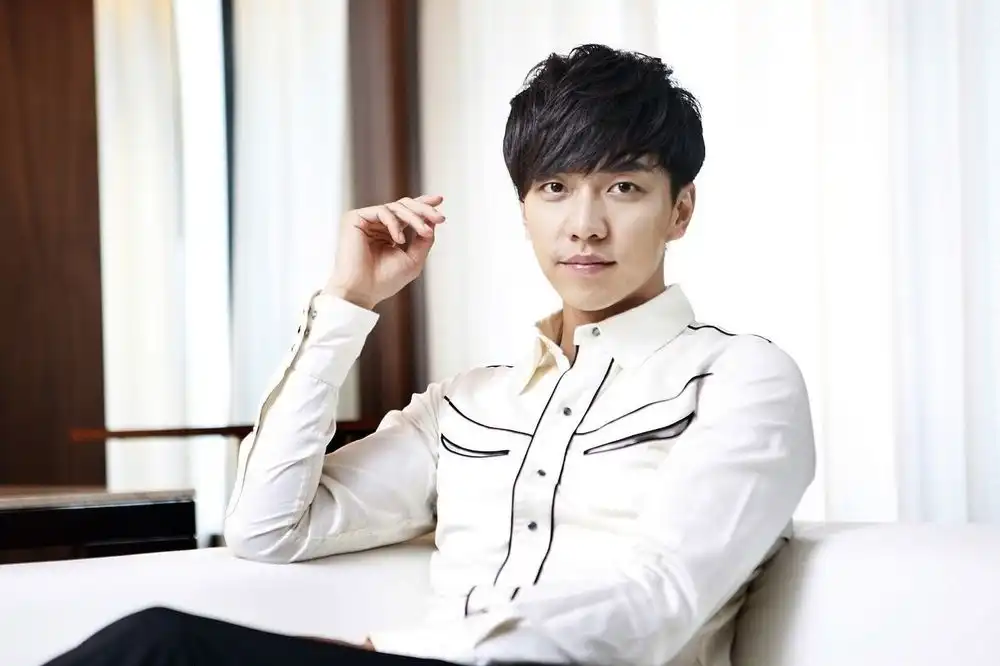 Molek Lee Seung Gi Bintang Kpop Korea Terpanas Aktor Poster Sutra Dinding Gambar Dekorasi Rumah Untuk Para Penggemar Painting Calligraphy Aliexpress