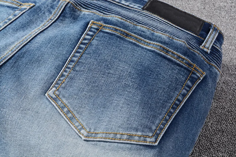A108283 bike jeans 11