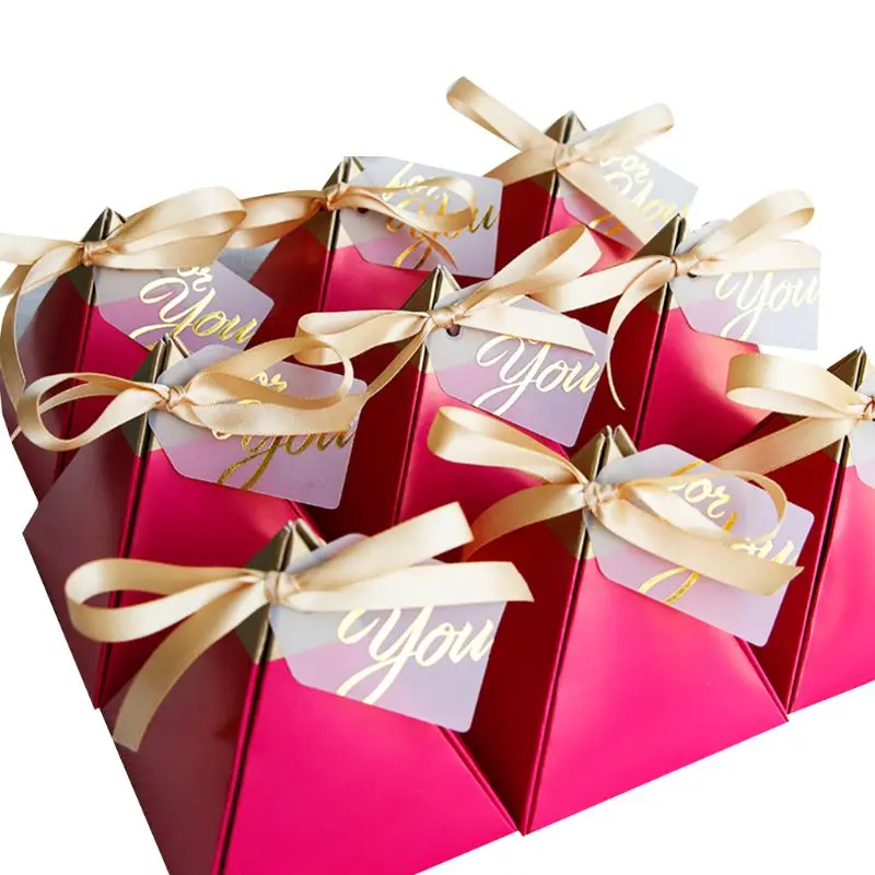 50pcsRose красная треугольная пирамида Милая коробка для сладостей Свадебные сувениры бумажные подарочные коробки GXMA
