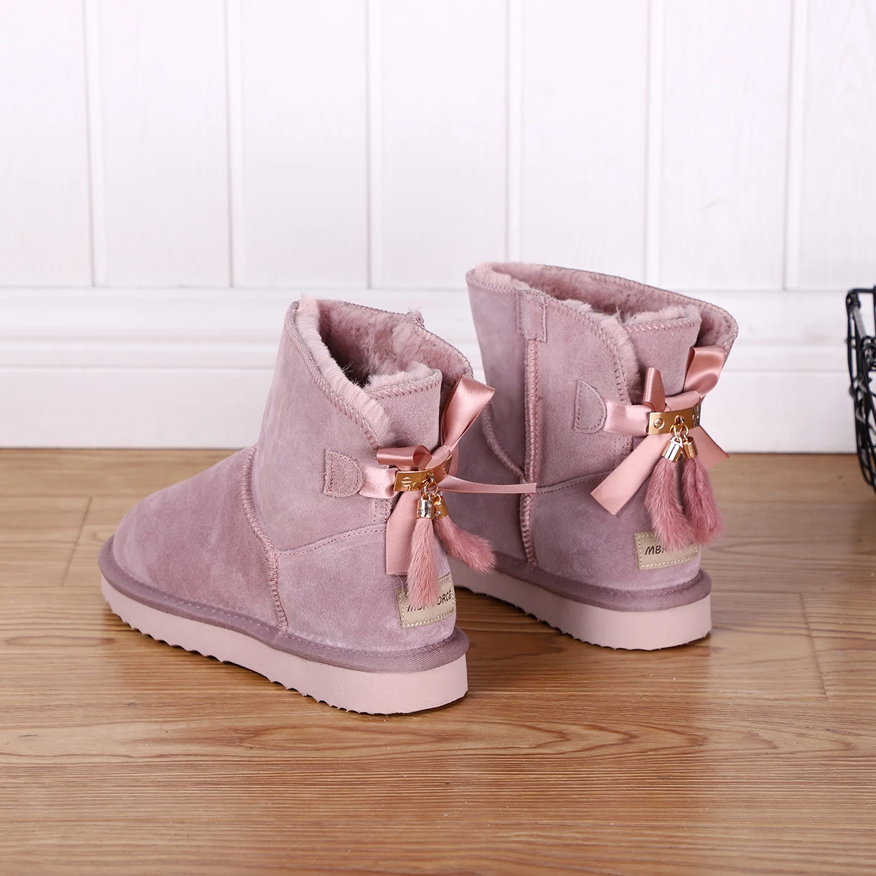 MBR FORCE Cowhide Leather Short plush Fur Lined Women Short Ankle Winter Suede Snow Boots with Bowknots Mink Tassels Warm Shoes MBR FORCE Cowhide Leather Short plush Fur Lined Women Short Ankle Winter Suede Snow Boots with Bowknots Mink Tassels Warm Shoes