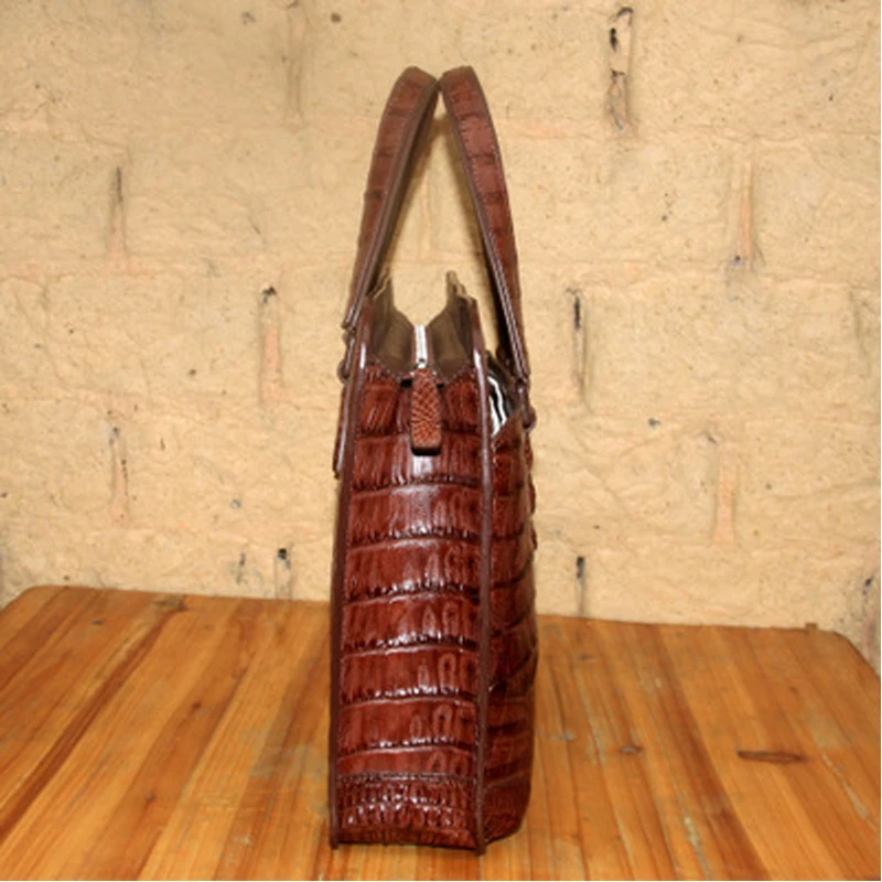 Рисунок 3 - Сумка мужская из крокодиловой кожи