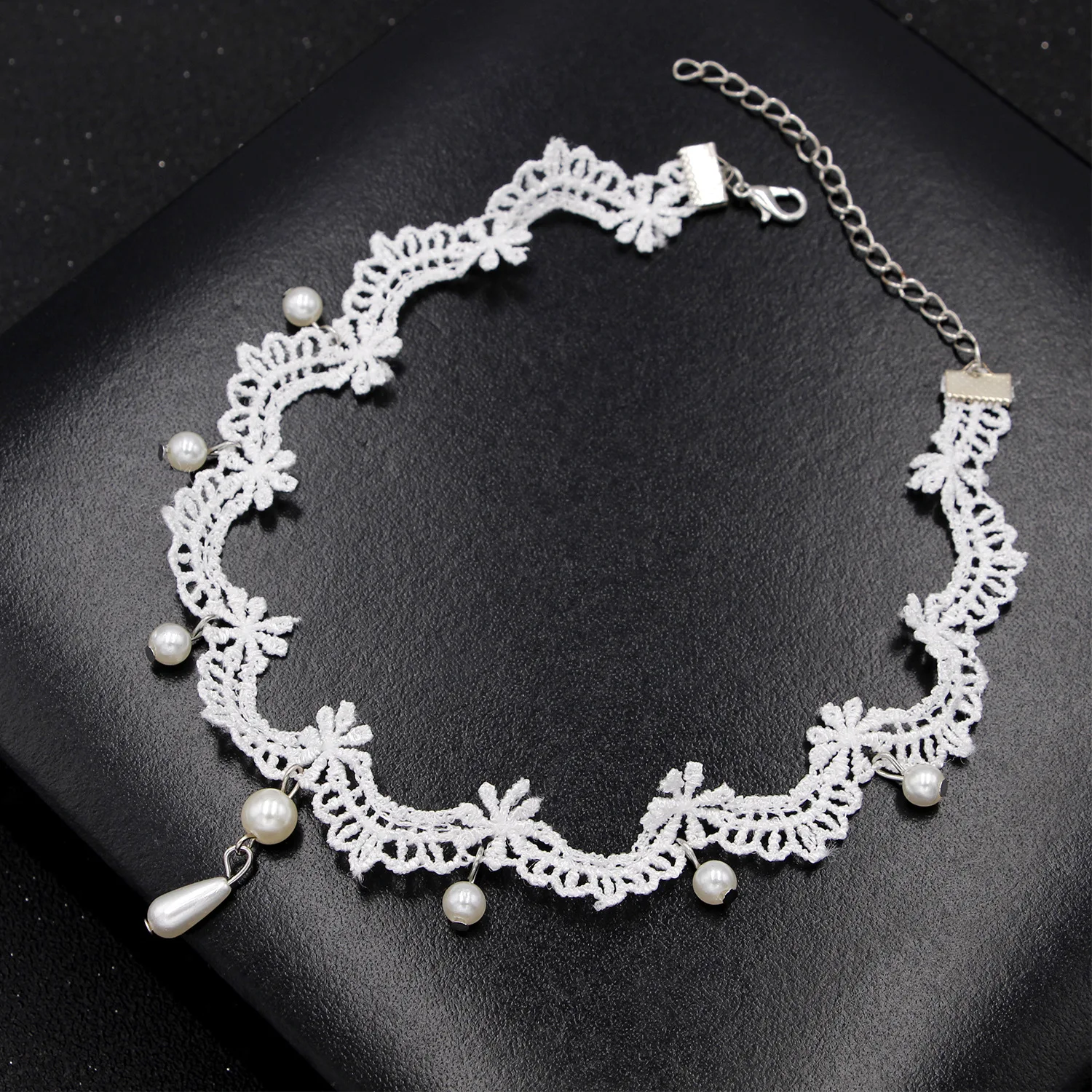White Lace Applique Crocheted Choker with Pearl Pendant Vintage Flower Pattern Collar Necklace for Women and Girls Necklace