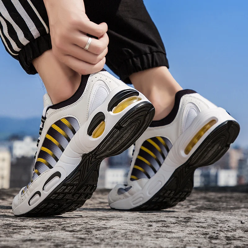 

New Breathable Basketball Shoes Men Shockproof High Top Sneakers Cushioning Sport Shoes Outdoor Male Training Ankle Boots Man