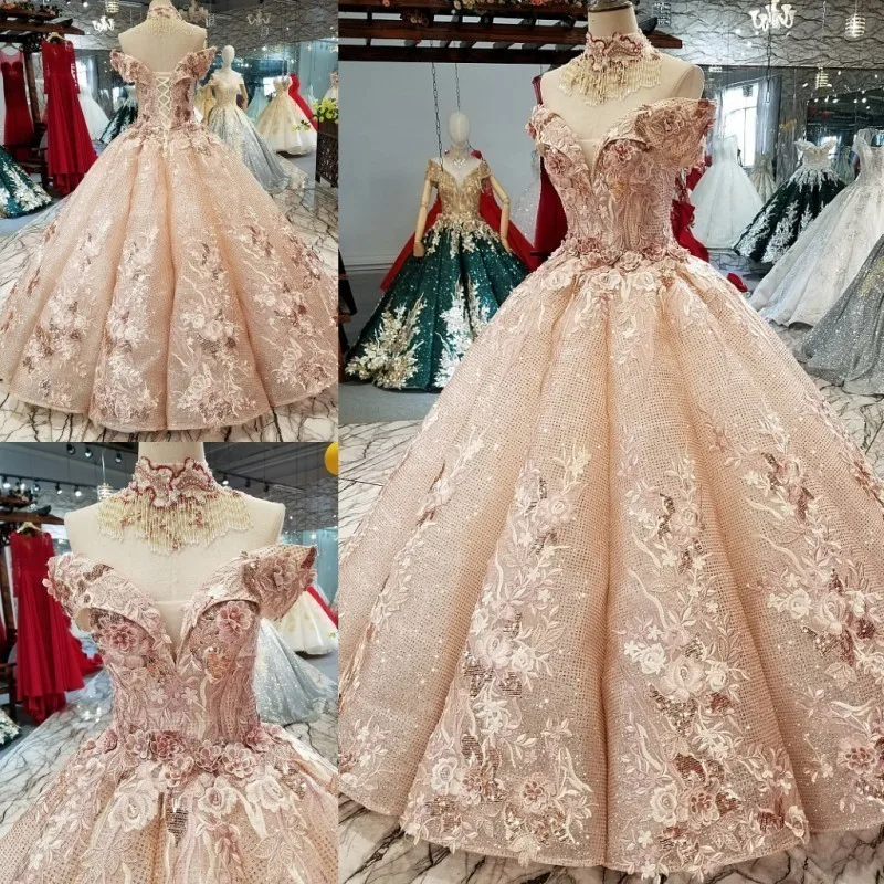 

2019 Hot Wedding Sequined Eppliqued V Neck Cap Sheelves Empire Back With Button DesignBall Gown Luxury Wedding Dress