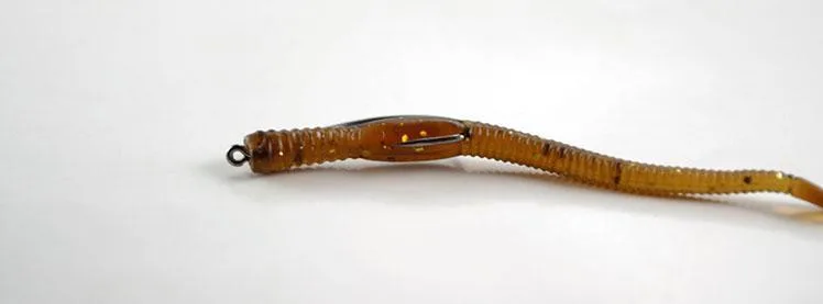 Angelköder Weichköder 7,5cm Wurm Künstlicher Regenwurm Leuchtende Köder Texas Rig Set 15 Stück im Angebot – Detail 1
