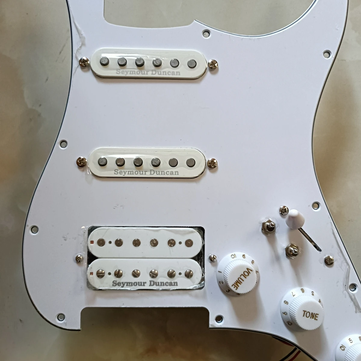 Prewired US Pickguard White Seymour Duncan SLL1 TB4 Alnico Pickups 2 Single  Cut 7 Way Switch Multifunction Wireing Harness