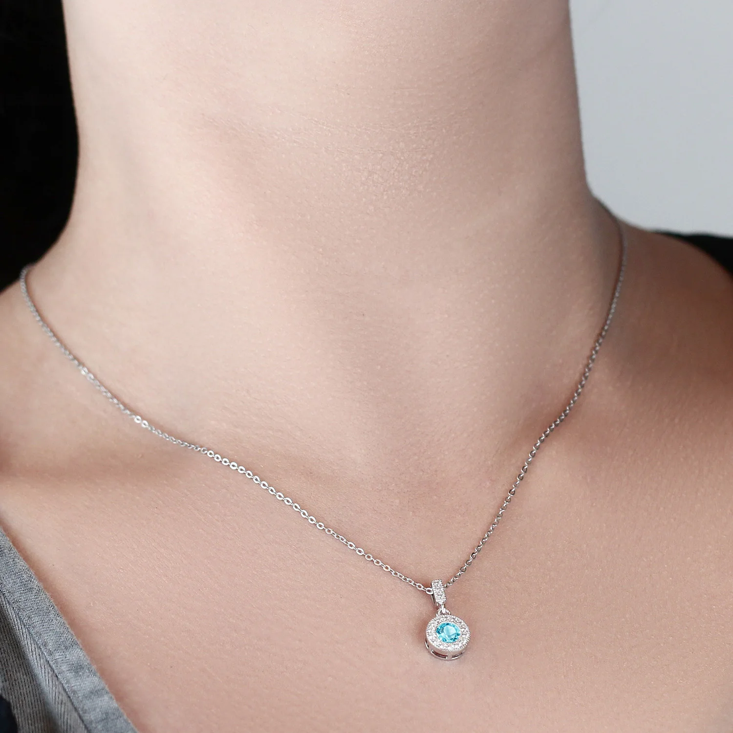 GemStoneKing 1,34 Ct Круглый синий топаз Белый сапфир 925 Серебряный кулон для женщин ювелирные украшения