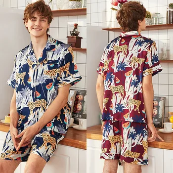 

Men Sleepwear Two-piece Set Pajamas Short Sleeve Short Pant Print Button Silk Pajamas for Men Leisure Tracksuit Summer 2020