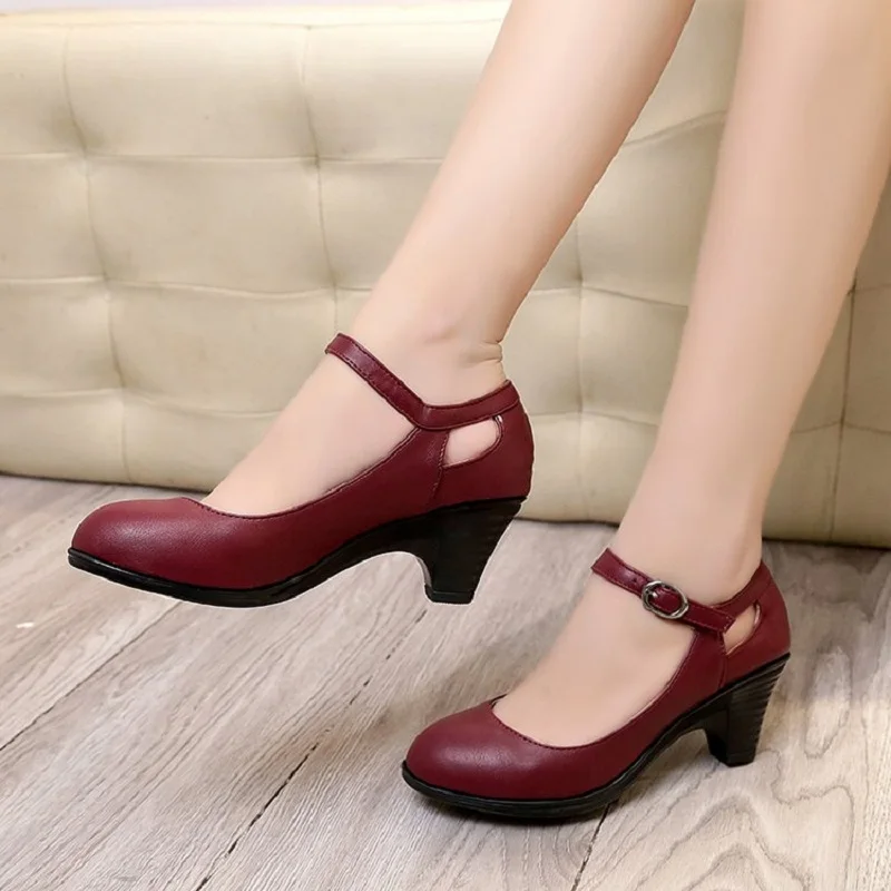 Sapatos femininos УНИКО верао nova cabecha redonda boca rasa стилет fivela com plataforma impermeavel sapatos macios