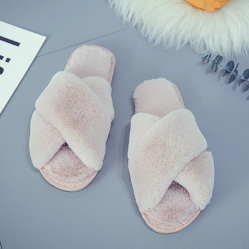 

Fluffy Flip Flops Luxury Rhinestone Insect Decor Furry Slippers Platform Sandals Female Faux Fur Slides Winter Women Shoes 2021