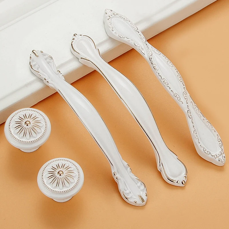 Door Handles Europe type white cupboard door shake handshandle Jane Europe chest cabinet drawer handle modern contracted cabinet