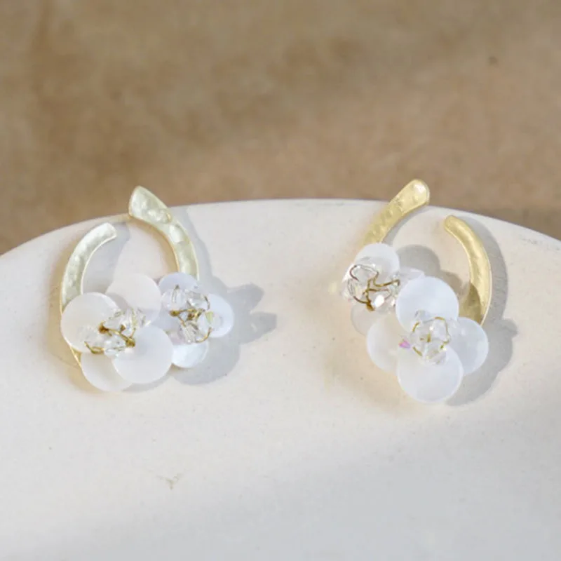 

New Chic Gold Open Spiral Circle Weave Shell Flower Stud Earrings for Women Gir Personality Korean Style Fashion Jewelry brinco