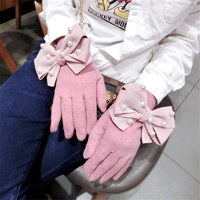 

Fashion Ladies Touch Screen Gloves For Women Winter Cashmere Gloves Mittens With Cute Pearls Velvet Bow Warm Female Gloves