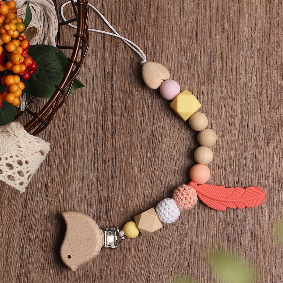 Red pacifier clips 1pc baby silica gel teeth beech attache cartoon dummy clip Nipple chain baby feeding Pacifier Clip baby - Цвет: Red