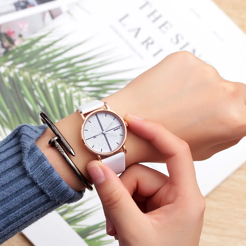

Versatile Retro Trend Dull Polish Men And Women Students Watch Korean-style Simple Size Dial Casual Couple Watch One Pair