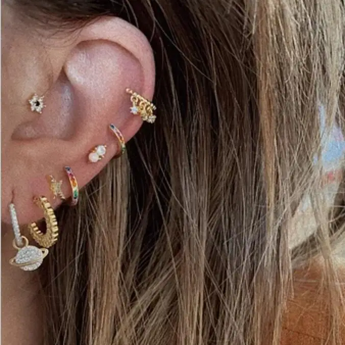 Крохотный цветок серьги Элегантный золотой цвет кубический циркониевый серьги-гвоздики модные ювелирные изделия Нежные милые девушки серьга в стиле «минимализм»