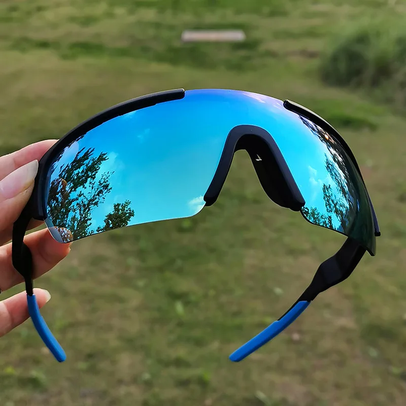Lunettes de soleil de sport Polarized protection UV400 avec 3 lentilles interchangeables 