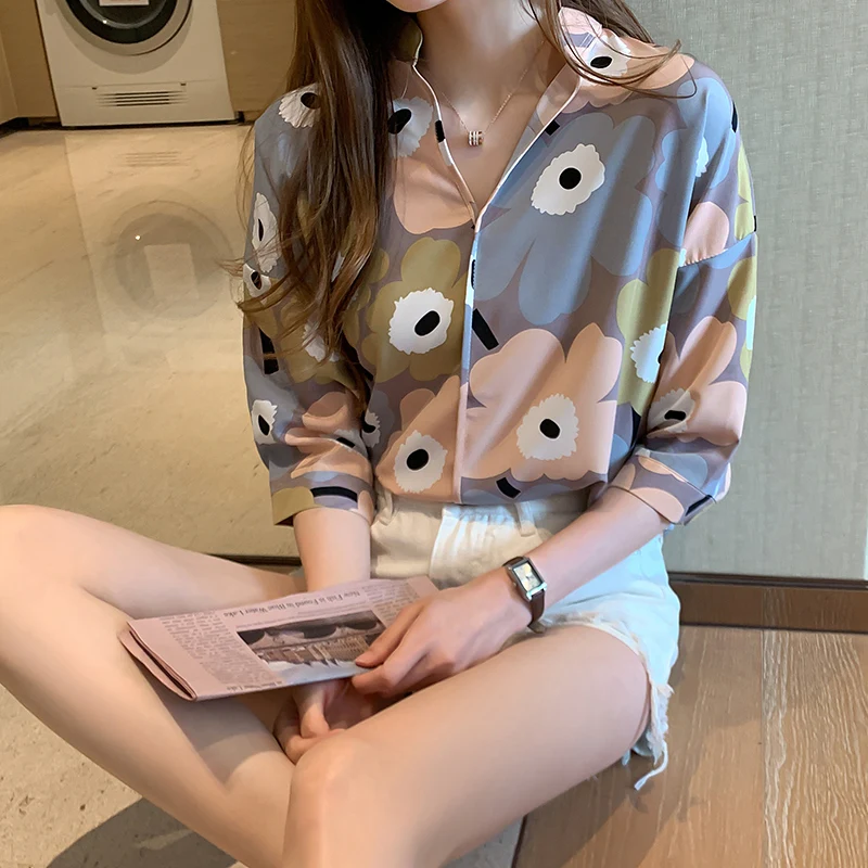 Casual Loose Women Shirts 2020 Summer Plus Size Print Floral Blouse Short Sleeve Buttons White Blue Gray Streetwear Women Tops