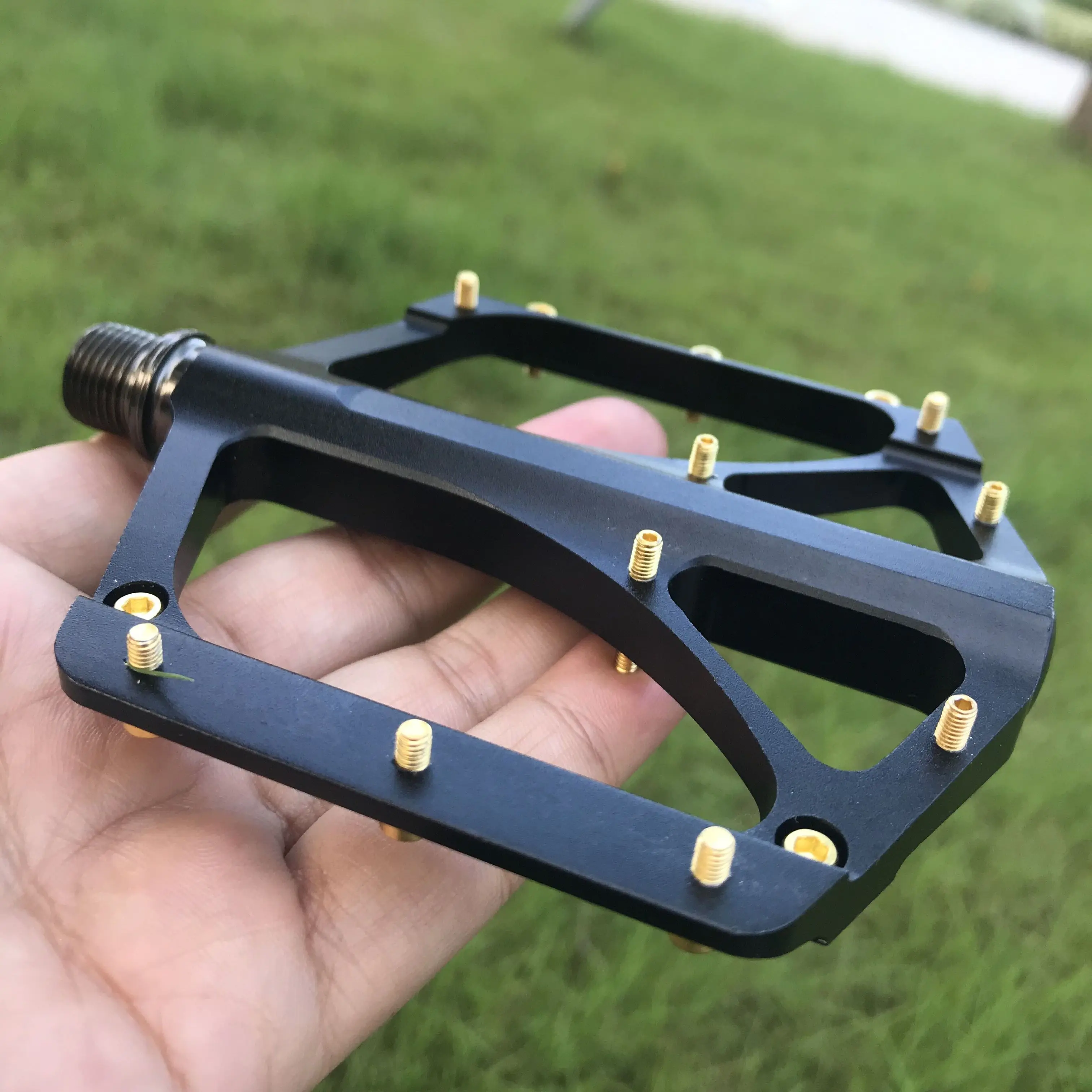 Ryet PDM351C-BK Alloy Bicycle Pedals Ultralight Anti-slip MTB Road Sealed Bearings Bike Footboard Wide Platform Cycling Bike Accessories Alloy Bicycle Pedals Ultralight Anti-slip MTB Road Sealed Bearings Bike Footboard Wide Platform Cycling Bike Accessories