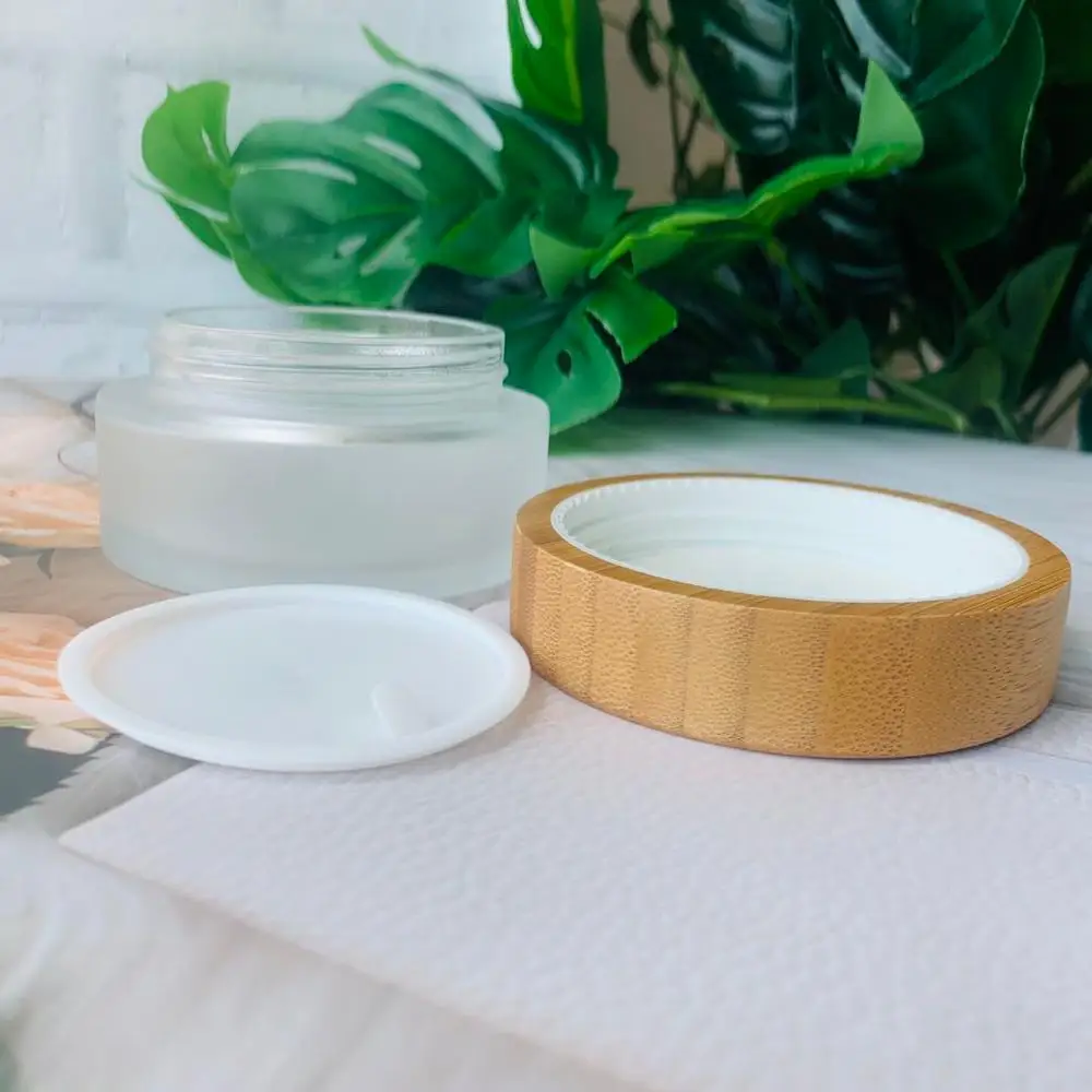 Vendita Calda Contenitore Per Trucco Carino Bottiglia Riutilizzabile Protezione Ambientale Vaso Di Vetro Cbd Crema Di Canapa Contenitori In Legno