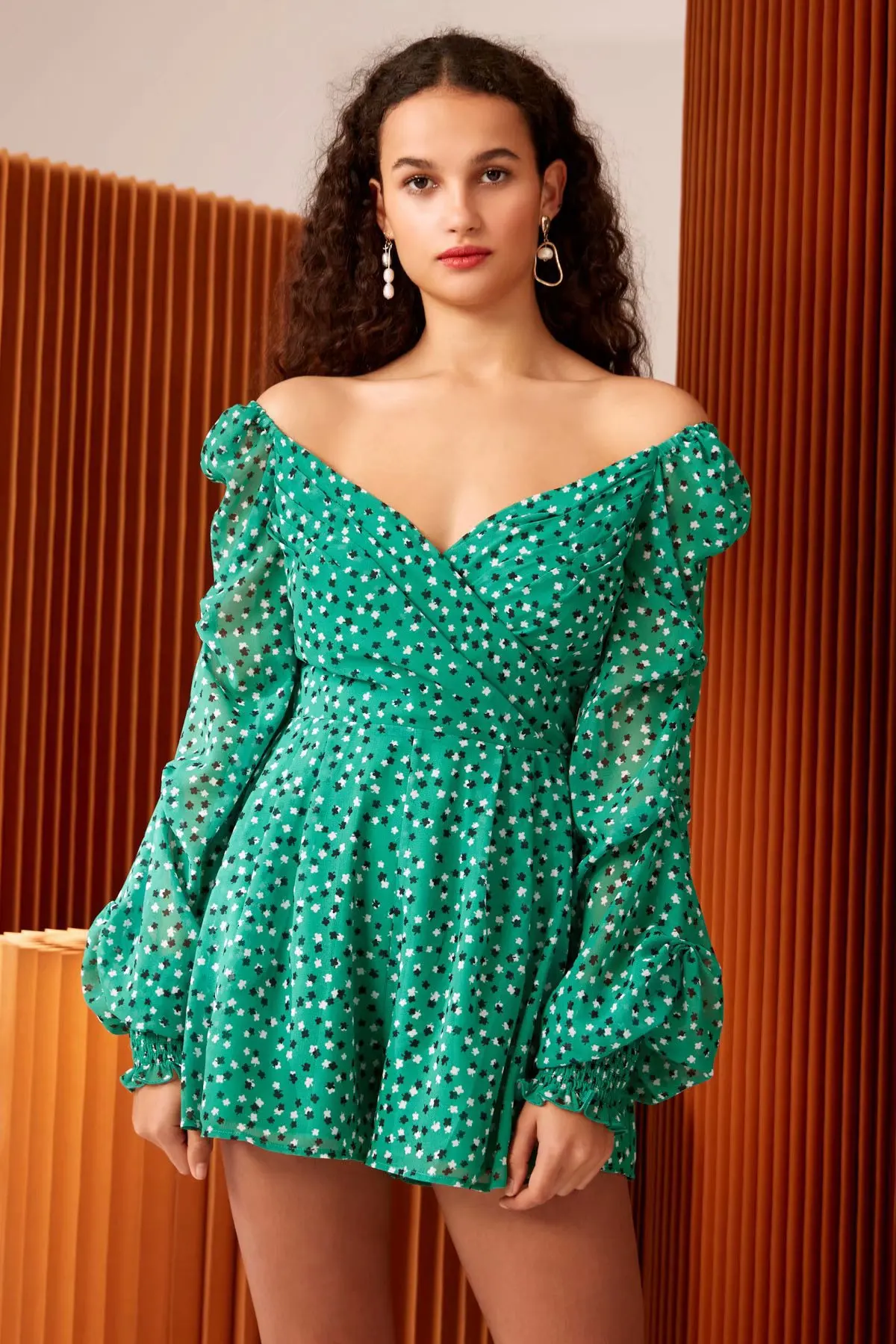 

Europe And America Early Spring New Style Polka Dot V-neck Backless Wrap-Style Puff Sleeve Long Sleeve Slim Fit Onesie Shorts Wo