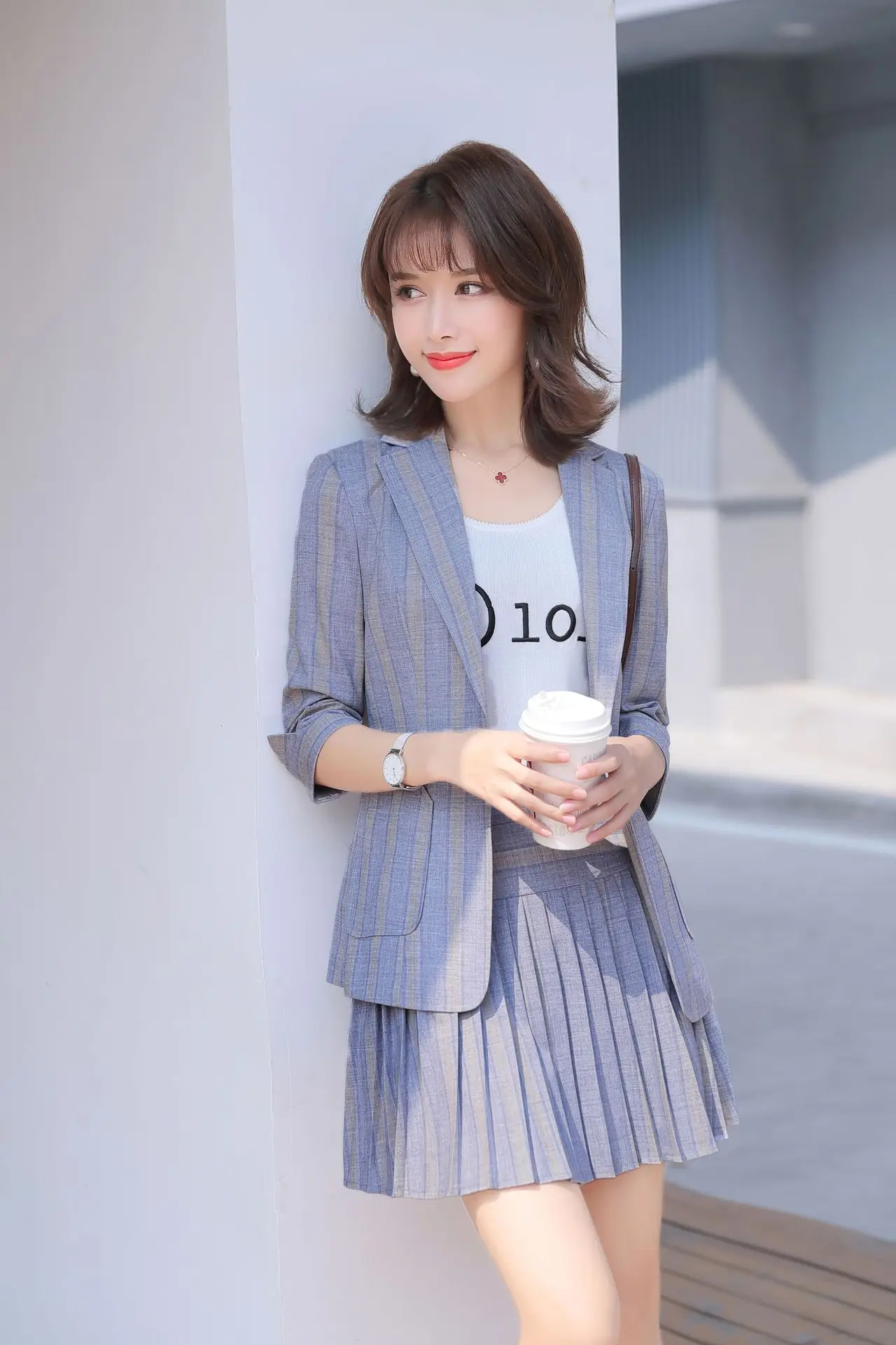 

New Style Women Suit Skirt Summer Blazer and Mini Pleated Skirt Set Complete Office Outfit Women Skirt and Jacket Set Stripe