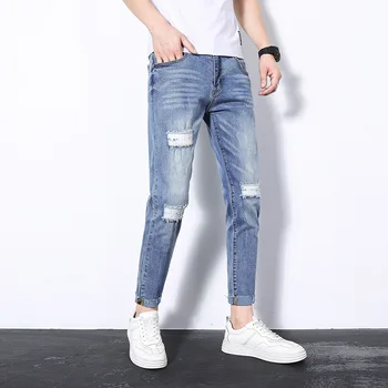 

A undertakes the new 2020 summer fashion men's trousers, leisure trousers torn jeans thin ins nine minutes of pants