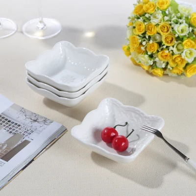 European Four Grid Platter White Ceramic Western Dish Set Embossed China 9inches Fruit Plate Dried Candy Dish Dessert Snack Tray - Цвет: 4pcs bowls