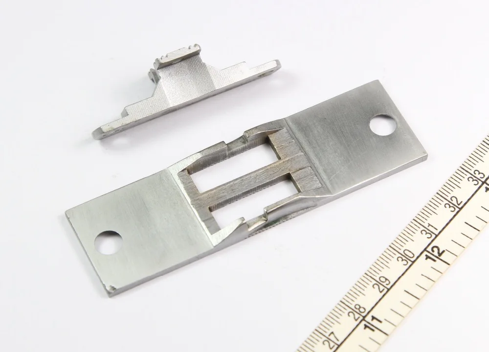 

KH767-NP/FD NEEDLE PLATE / FEED DOG FOR DURKOPP ADLER 367 / 467 / 767 SEWING MACHINE