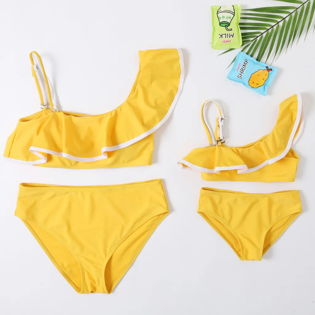 

Ruffled Mother Daughter Swimsuits Family Look Mommy and Me Matching Swimwear Oblique Shoulder Bikini Clothes Mom Baby Bath Suits