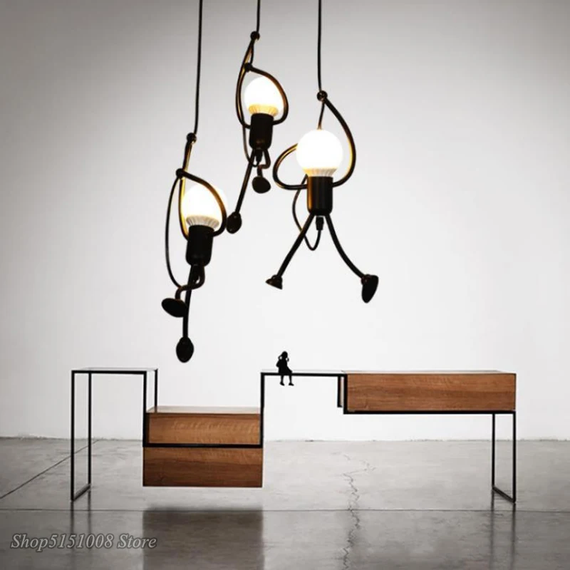 Billige Kreative Wenig Mann Anhänger Lichter Klettern Anhänger Lampe für Kinder Zimmer Hängen Lampe Metall Schnur Anhänger Lampen Kunst Dekoration