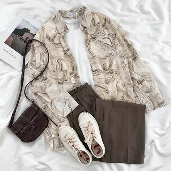 

Abstract Printed Shirt + V-neck White Bottomed Short Sleeve + High Waist Suit Pants 3 piece set